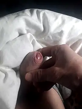 Snapshot of matibam92 chatting on March 11, 2026, 12:15 am matibam92 online show from March 11, 2026, 12:15 am