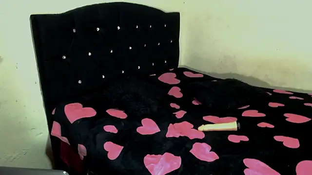 MonieeDolly online show from March 17, 2026, 11:19 pm