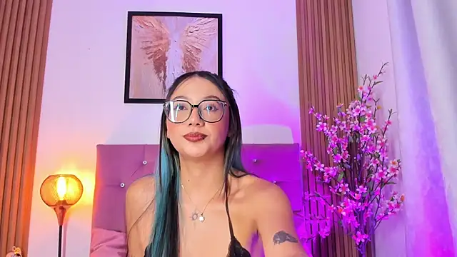 ravena queen online show from June 15, 2026, 1:06 am