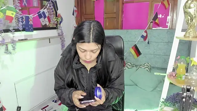 Aysha winxs online show from June 19, 2026, 3:23 am