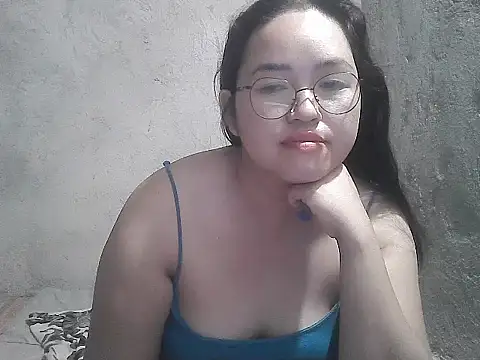 wildchinita00 online show from April 9, 2026, 8:04 pm