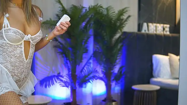 NikiPearl online show from March 13, 2026, 6:07 am