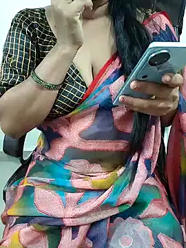 Snapshot of Vandana122 chatting on March 5, 2026, 10:45 am Vandana122 online show from March 5, 2026, 10:45 am