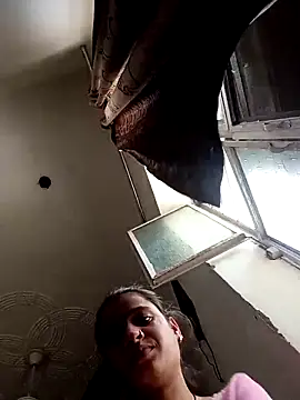 Snapshot of Vandana122 chatting on March 26, 2026, 6:00 am Vandana122 online show from March 26, 2026, 6:00 am