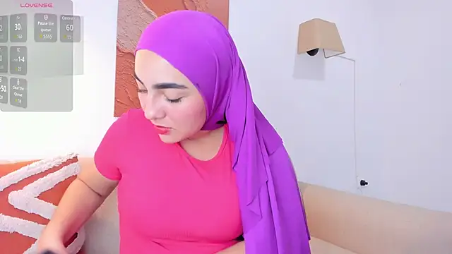 Malika Noor online show from May 26, 2026, 2:59 pm
