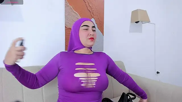 Malika Noor online show from June 18, 2026, 2:00 pm