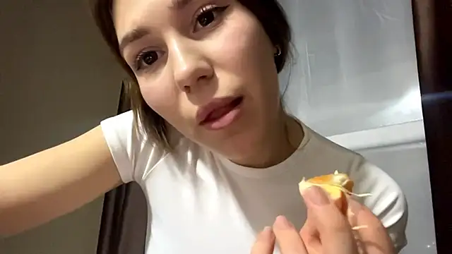 Snapshot of HypnoticEyeys chatting on February 28, 2026, 3:11 pm HypnoticEyeys online show from February 28, 2026, 3:11 pm