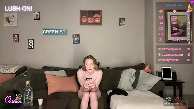 Snapshot of greenxxxqueen chatting on April 26, 2026, 4:32 am greenxxxqueen online show from April 26, 2026, 4:32 am
