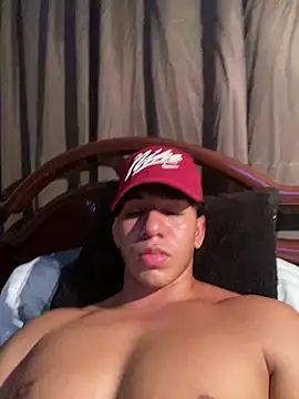 Alejandrososas online show from May 22, 2026, 12:08 am
