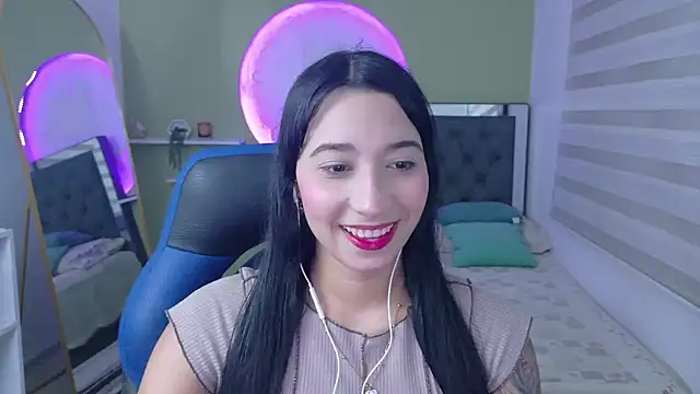 ivvoncute online show from July 5, 2026, 1:43 am