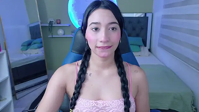 ivvoncute online show from June 20, 2026, 1:32 am