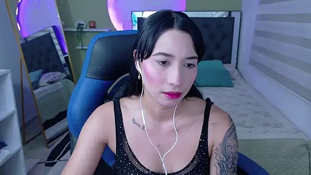 ivvoncute online show from June 26, 2026, 1:44 am
