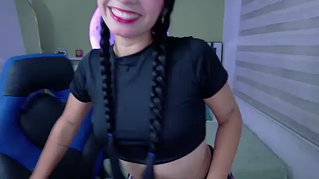 ivvoncute online show from June 6, 2026, 2:06 am