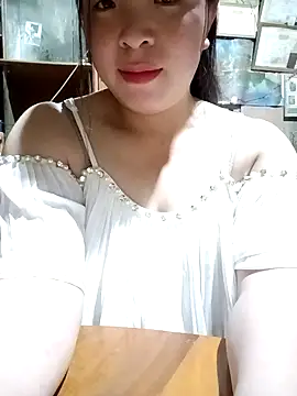 Snapshot of Lucky_girl_4 chatting on February 24, 2026, 2:51 pm Lucky girl 4 online show from February 24, 2026, 2:51 pm