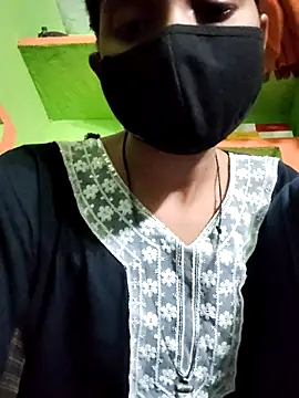 Cute aroshi online show from April 24, 2026, 4:42 pm