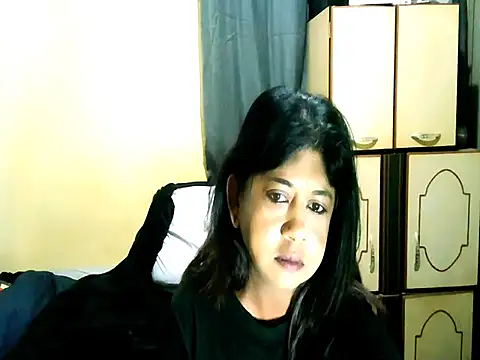 IndianPleasures21 online show from May 27, 2026, 1:04 am