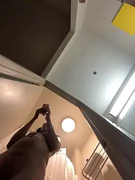 krissycream7 online show from April 26, 2026, 8:11 am