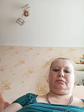 KiraStanton online show from July 9, 2026, 1:43 pm