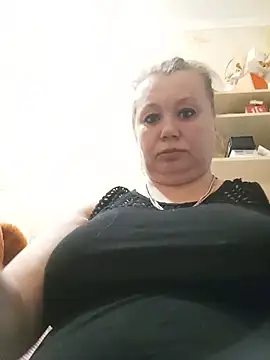 KiraStanton online show from July 14, 2026, 5:52 pm