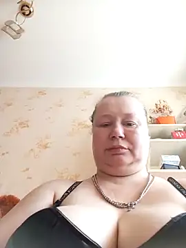 KiraStanton online show from June 15, 2026, 10:59 am