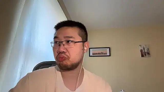 jasonryu2025 online show from April 7, 2026, 9:33 am