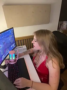 Snapshot of TiffyRose chatting on February 24, 2026, 5:25 pm TiffyRose online show from February 24, 2026, 5:25 pm