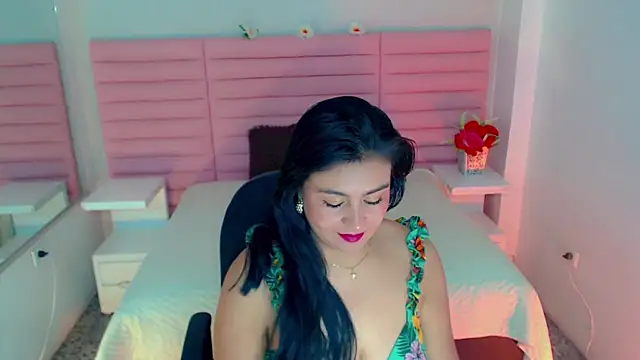 scarleth whisper online show from April 7, 2026, 12:51 pm