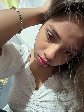 Snapshot of its_anuuu chatting on February 28, 2026, 2:44 am its anuuu online show from February 28, 2026, 2:44 am