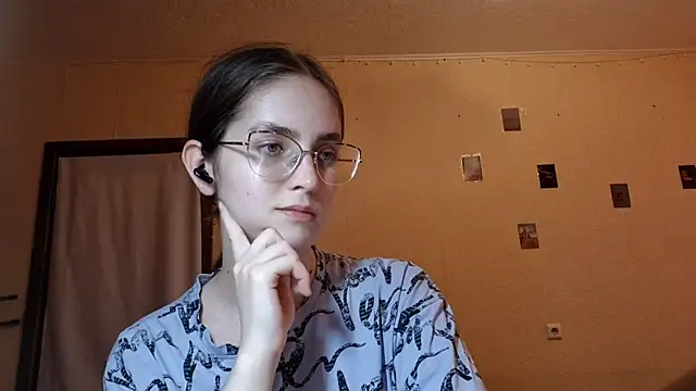 Snapshot of Katelemon chatting on June 24, 2026, 2:26 pm Katelemon online show from June 24, 2026, 2:26 pm