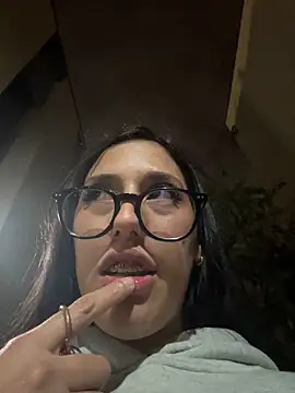 Snapshot of susi_chimm chatting on February 27, 2026, 2:34 am susi chimm online show from February 27, 2026, 2:34 am