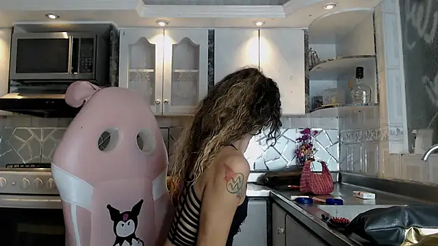 CrisOzzz online show from February 28, 2026, 8:19 pm