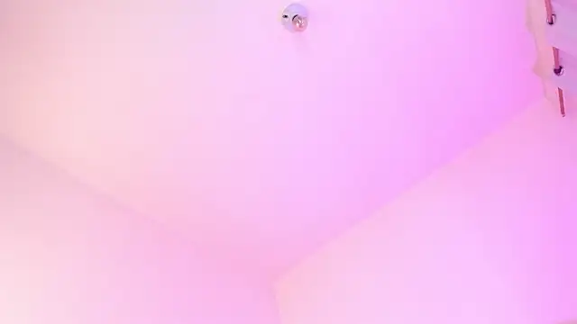 MIAA ROBERTSS online show from April 14, 2026, 6:07 am