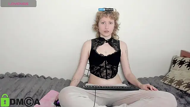 AnnStasia online show from April 2, 2026, 2:35 pm