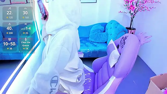 Chloe meoww online show from April 11, 2026, 7:28 pm