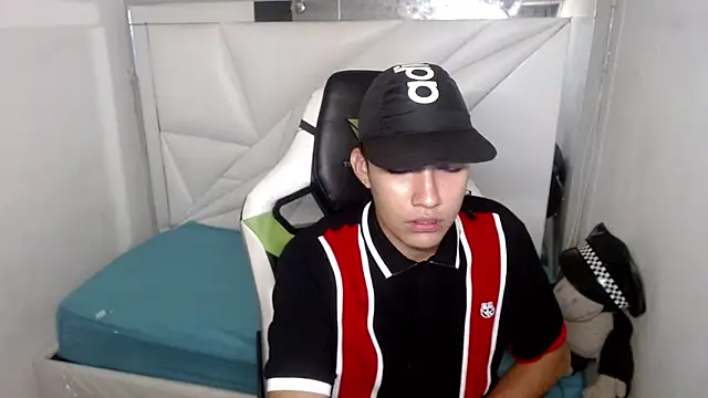 Snapshot of Street_poemm_ chatting on February 28, 2026, 3:50 am Street poemm online show from February 28, 2026, 3:50 am