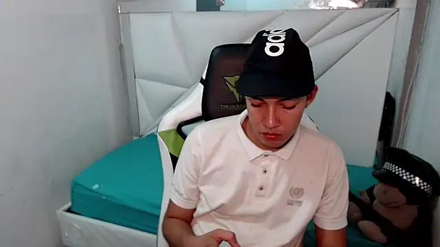 Snapshot of Street_poemm_ chatting on March 1, 2026, 4:23 am Street poemm online show from March 1, 2026, 4:23 am