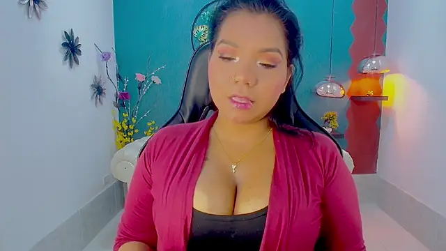 Snapshot of Elizabeth_Suan_ chatting on May 10, 2026, 12:20 pm Elizabeth Suan online show from May 10, 2026, 12:20 pm
