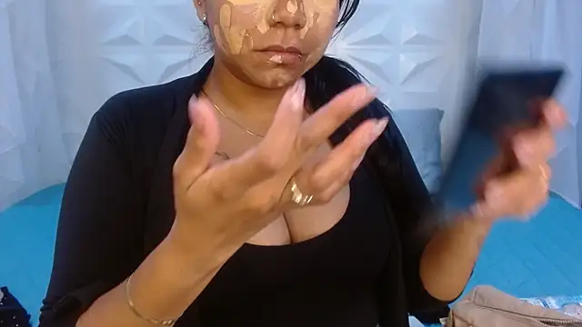Snapshot of Elizabeth_Suan_ chatting on March 27, 2026, 11:33 am Elizabeth Suan online show from March 27, 2026, 11:33 am