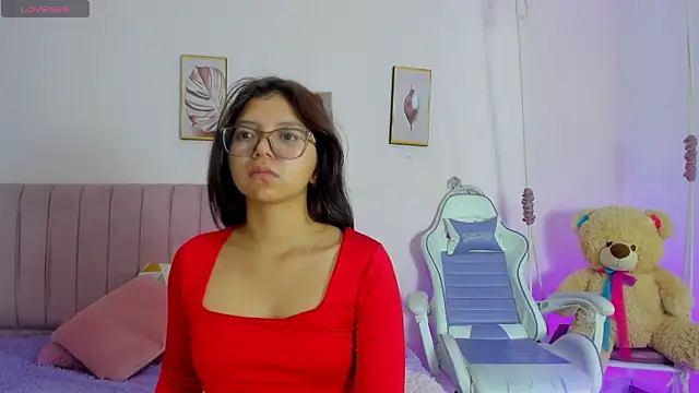 Zoow bluussh online show from April 4, 2026, 12:01 pm