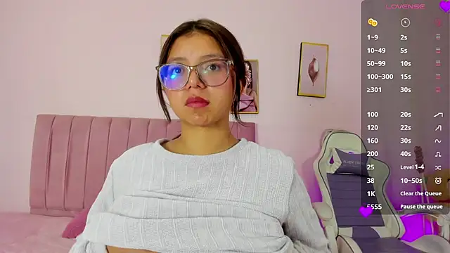 Zoow bluussh online show from March 26, 2026, 12:14 pm