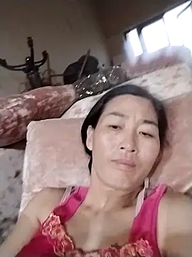 lris-Beauty77 online show from April 14, 2026, 10:48 pm