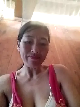 lris-Beauty77 online show from June 5, 2026, 6:52 am