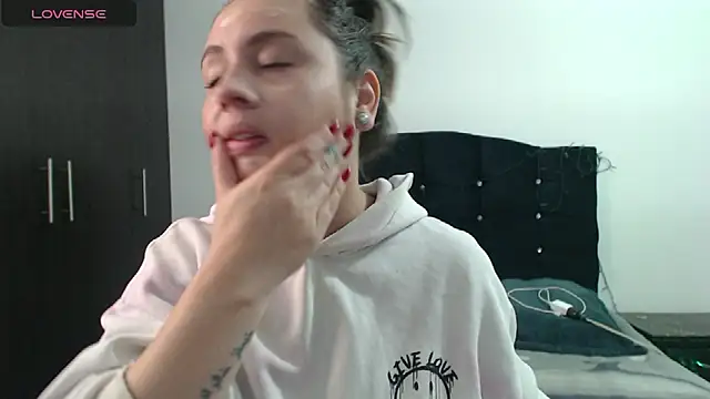 Snapshot of Ana__arms chatting on February 25, 2026, 2:06 pm Ana arms online show from February 25, 2026, 2:06 pm