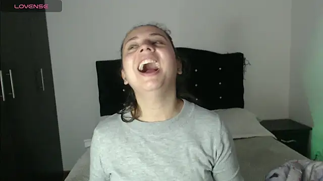 Ana  arms online show from April 6, 2026, 3:02 pm