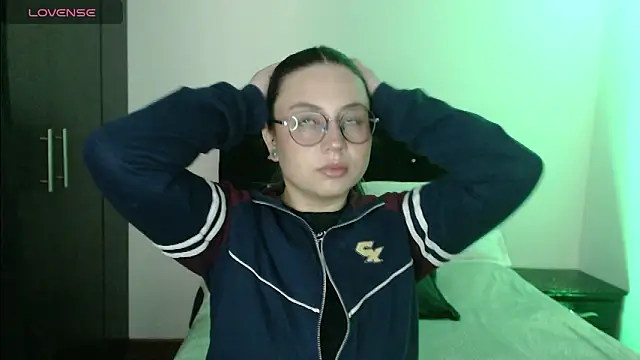 Snapshot of Ana__arms chatting on March 1, 2026, 2:28 pm Ana arms online show from March 1, 2026, 2:28 pm