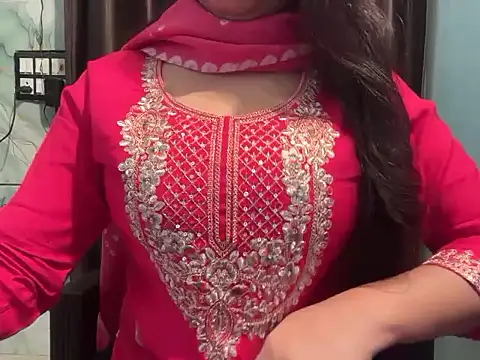 Snapshot of Avneet_kaurr1 chatting on May 10, 2026, 2:15 am Avneet kaurr1 online show from May 10, 2026, 2:15 am