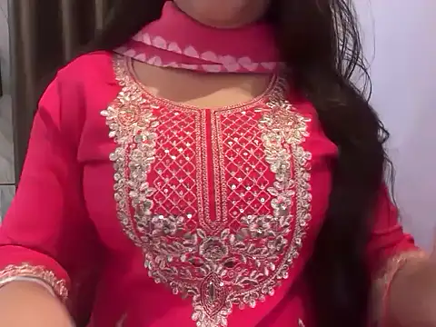 Avneet kaurr1 online show from June 6, 2026, 2:17 am