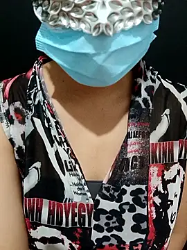 Shanuhotx online show from June 1, 2026, 3:55 pm