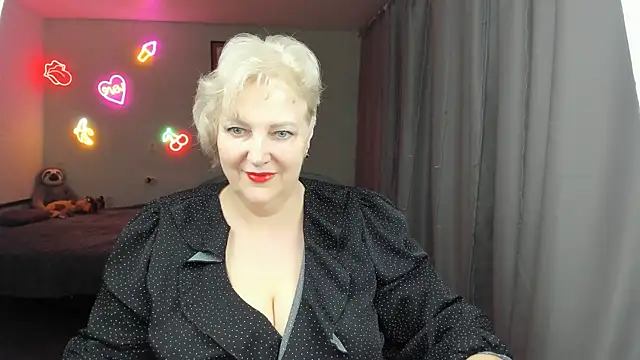 Mary-Leee online show from May 25, 2026, 6:56 am