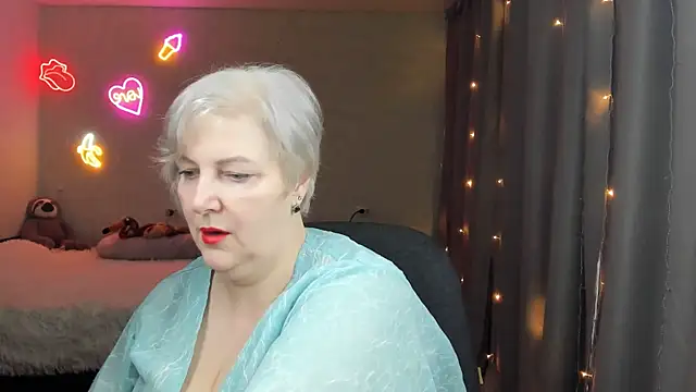 Mary-Leee online show from April 12, 2026, 6:49 am